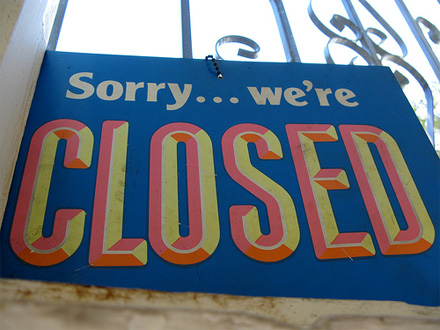 Closed sign by tonx via Flickr