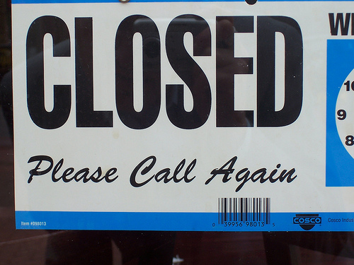 Closed sign photo by Tallent Show via Flickr